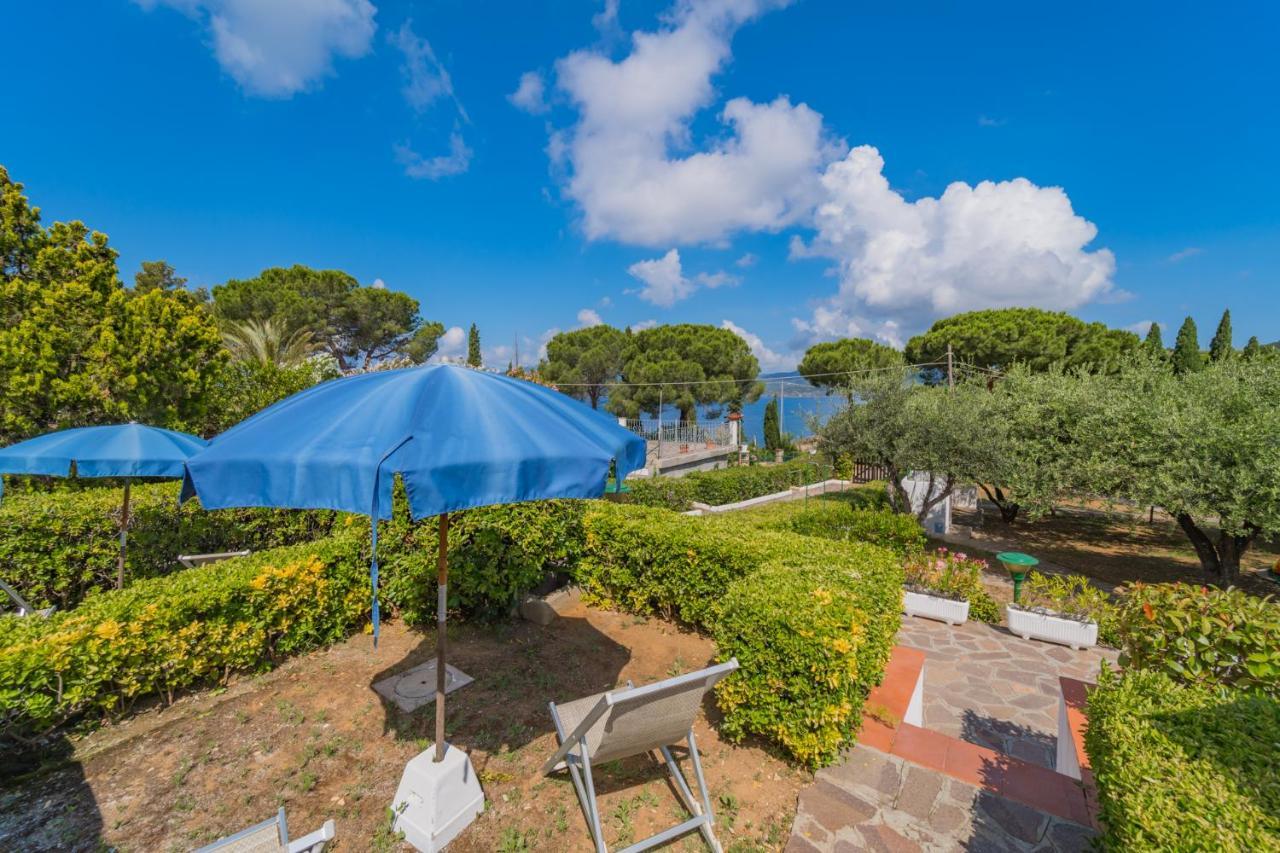 Residence Baia Delle Grazie Casa Morcone Exterior photo