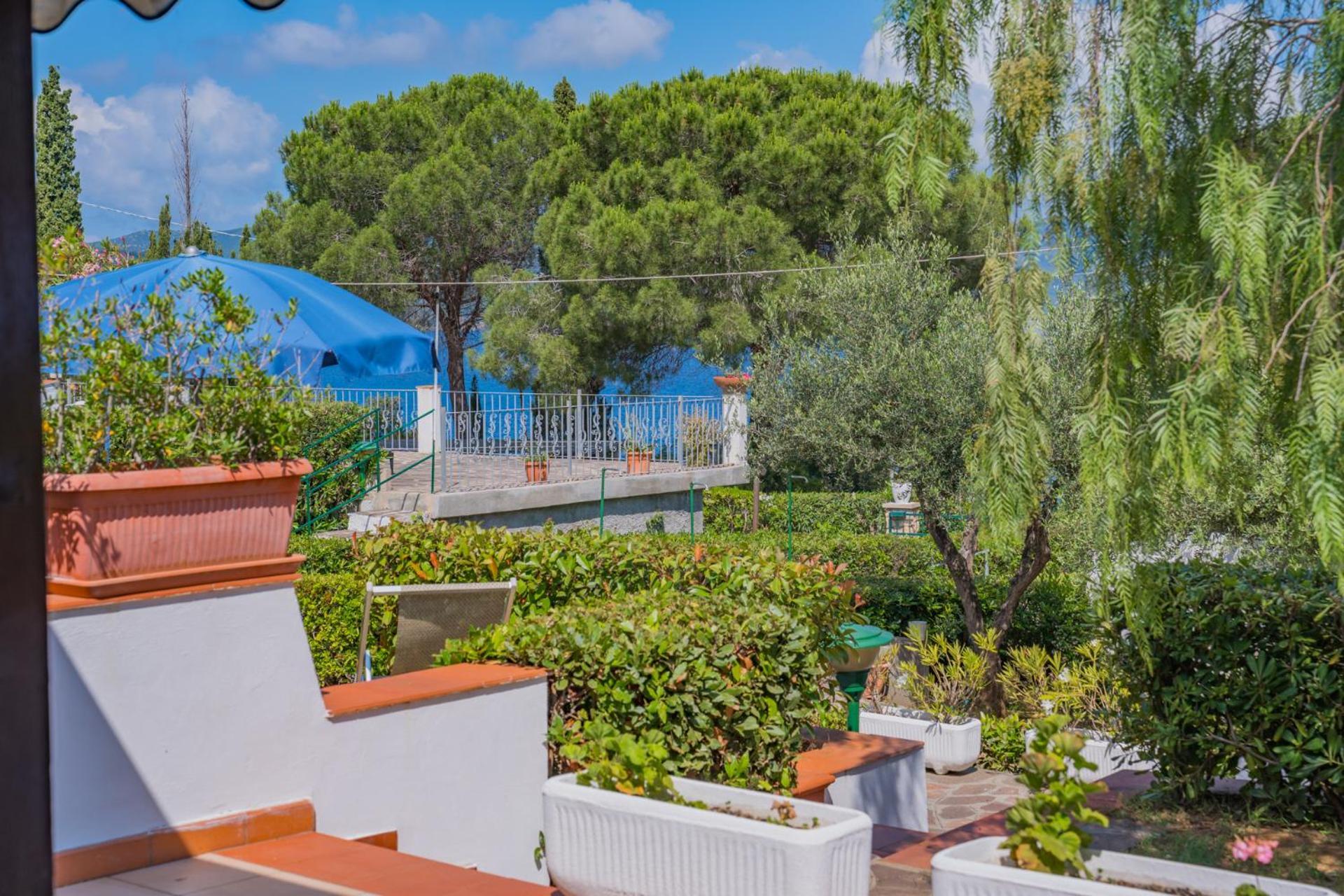 Residence Baia Delle Grazie Casa Morcone Exterior photo